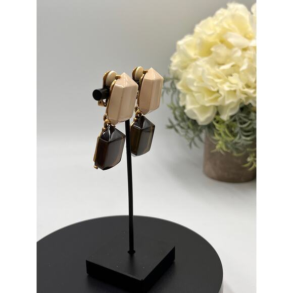 Oscar de la Renta Designer Tan Black Resin Drop Dangle Clip on Earrings - Picture 7 of 9